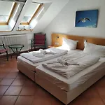 Seeadler Mit Balkon Dewichow