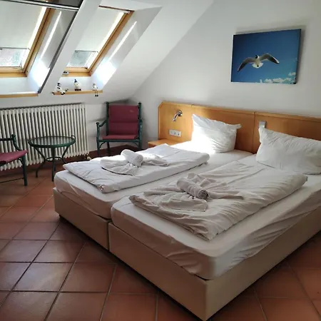 Seeadler Mit Balkon Dewichow