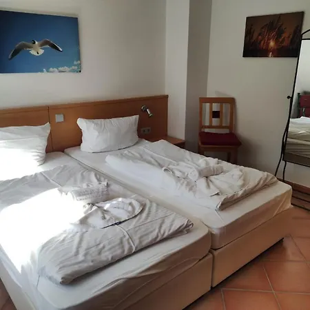 Seeadler Mit Balkon Dewichow